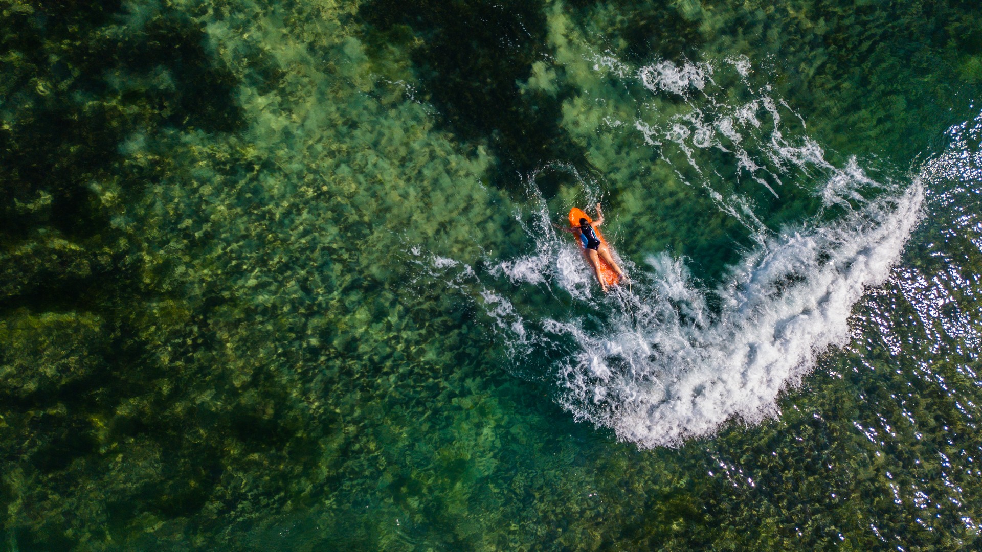 Серфер на Бали.