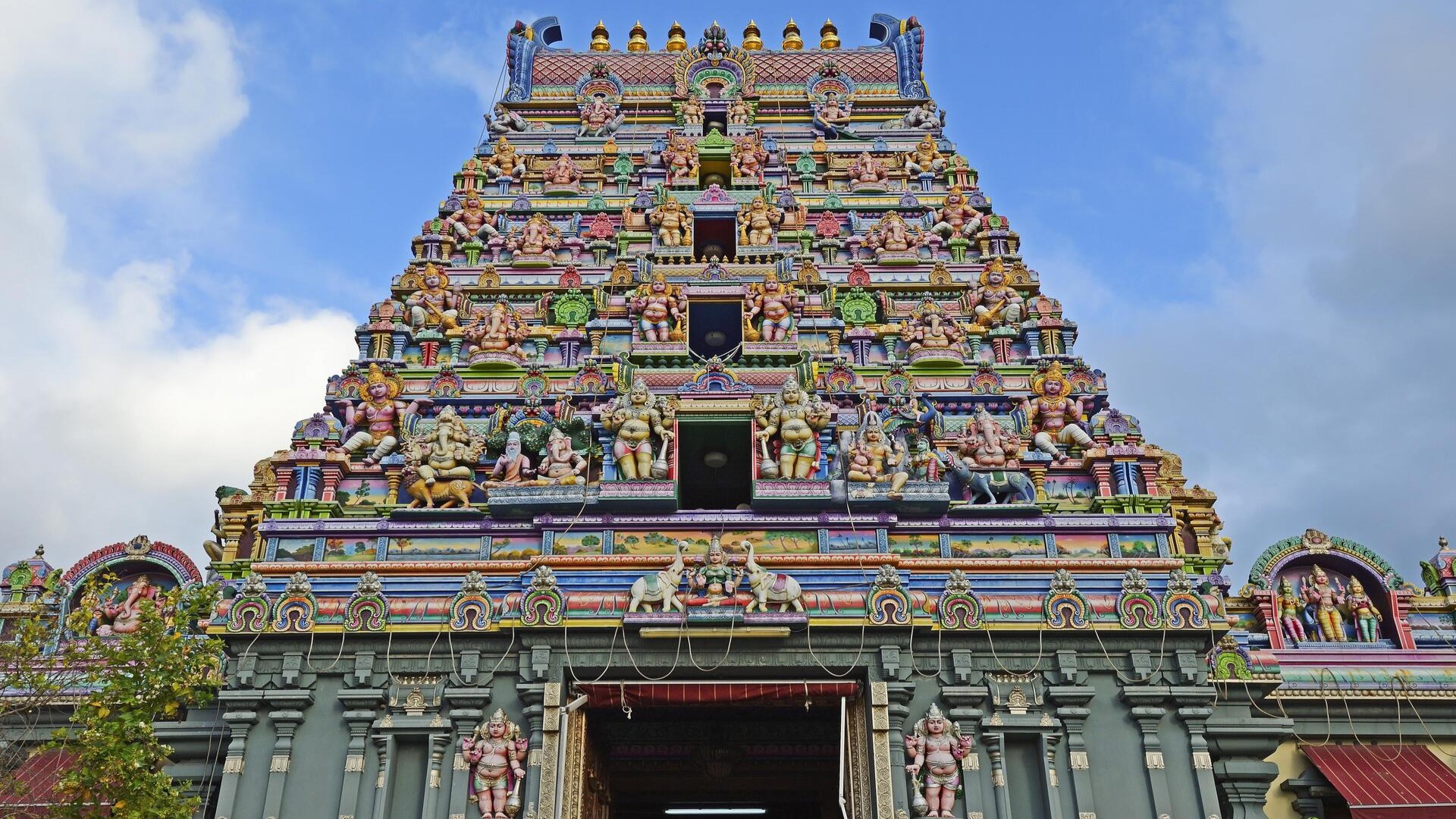 Индуистский храм Арул Миху Навасакти Винаягар, Виктория, Сейшелы.