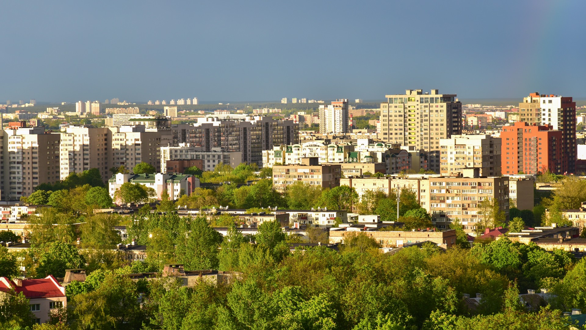 Вид на Фрунзенский и Московский районы Минска.
